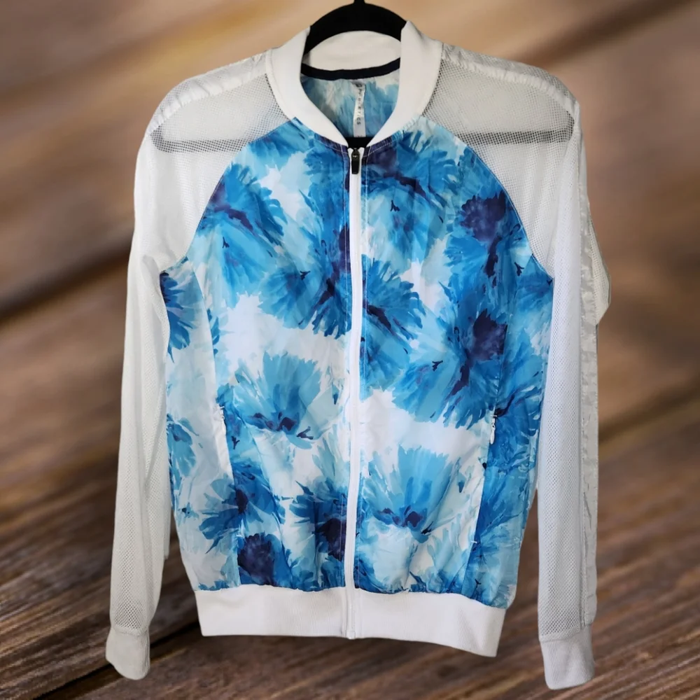 Fabletics white Atlanta jacket blue floral print mesh sleeves women's si…
